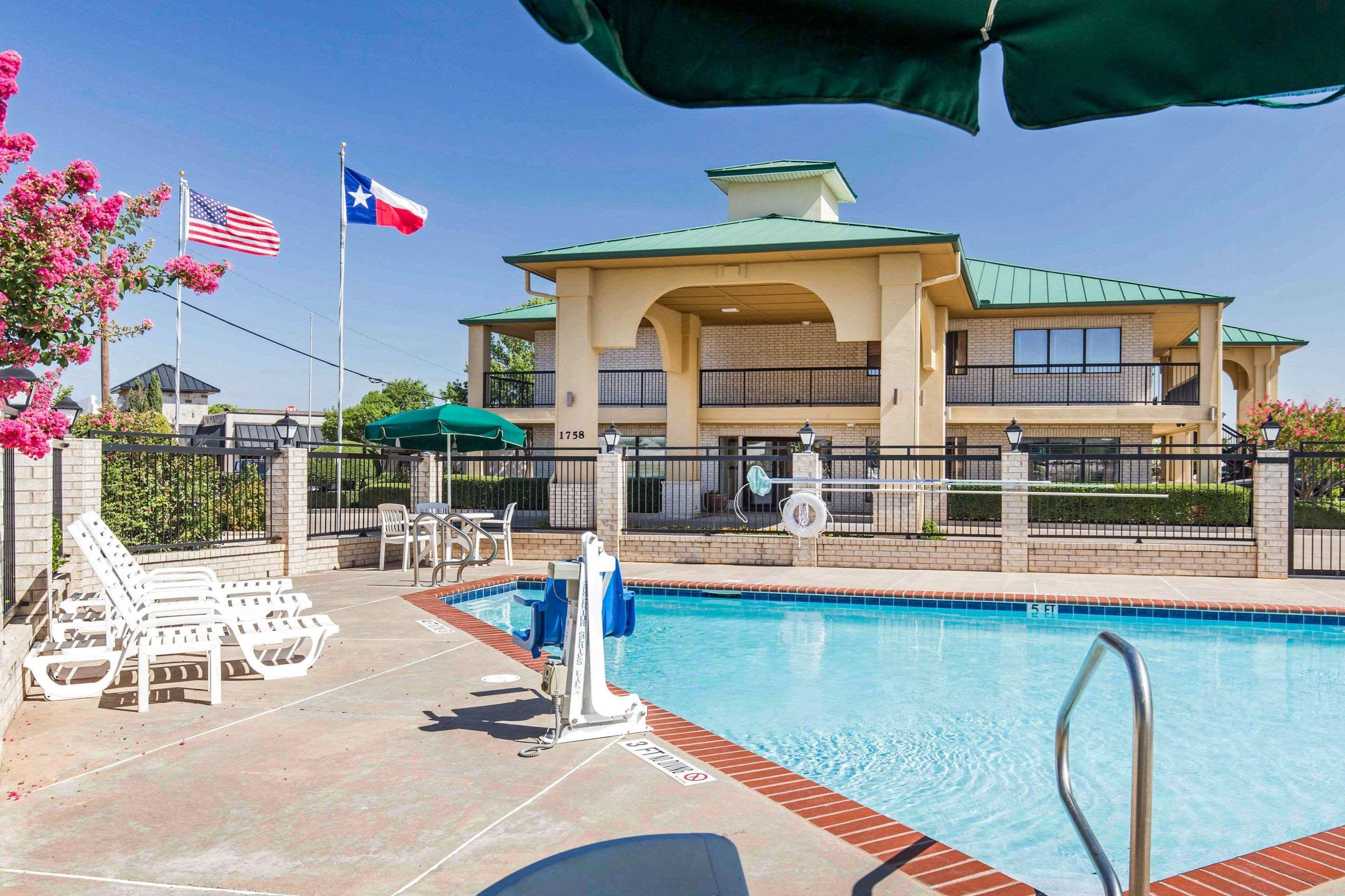 Quality Inn & Suites Abilene Εξωτερικό φωτογραφία